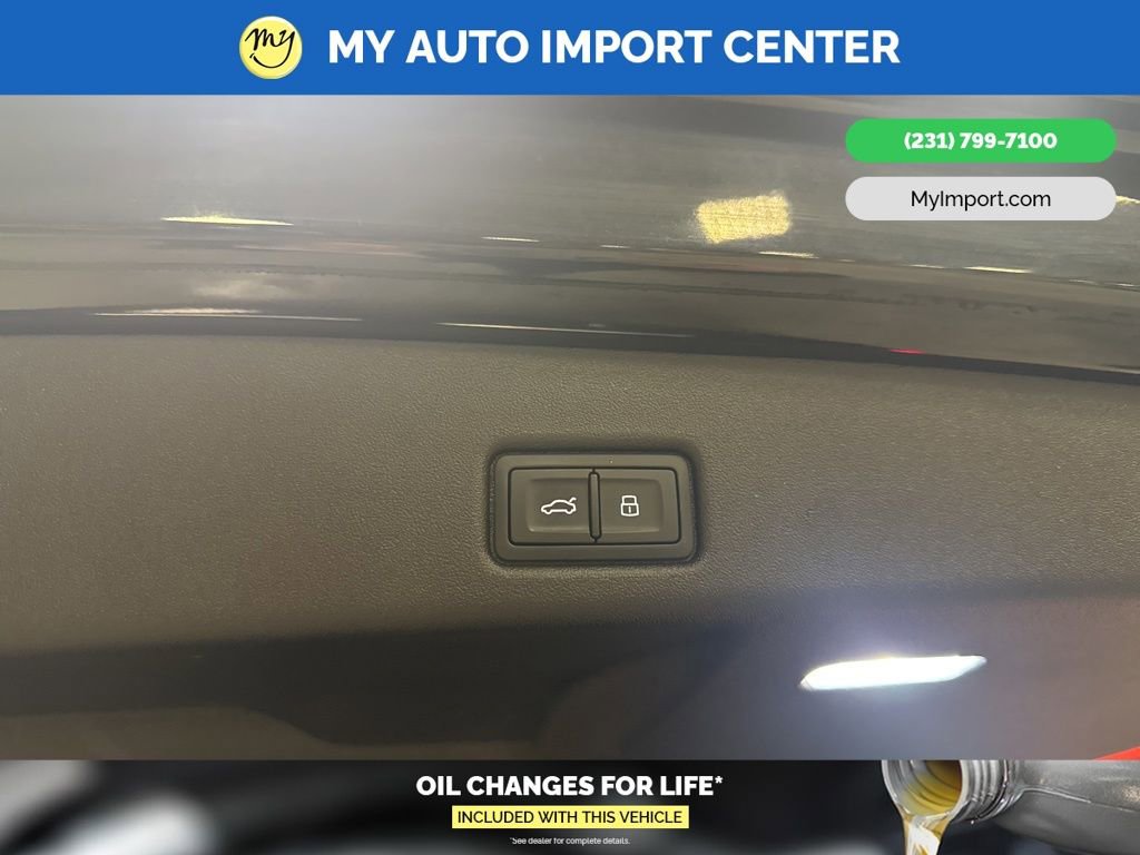 Used 2025 Audi Q5 Premium w/ Convenience Package image 28