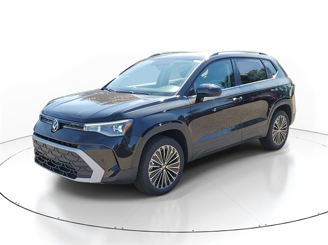 New 2025 Volkswagen Taos SE image 2