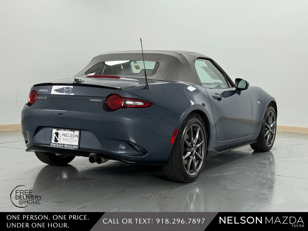Used 2020 MAZDA MX-5 Miata Grand Touring w/ Appearance Package RWD image 7