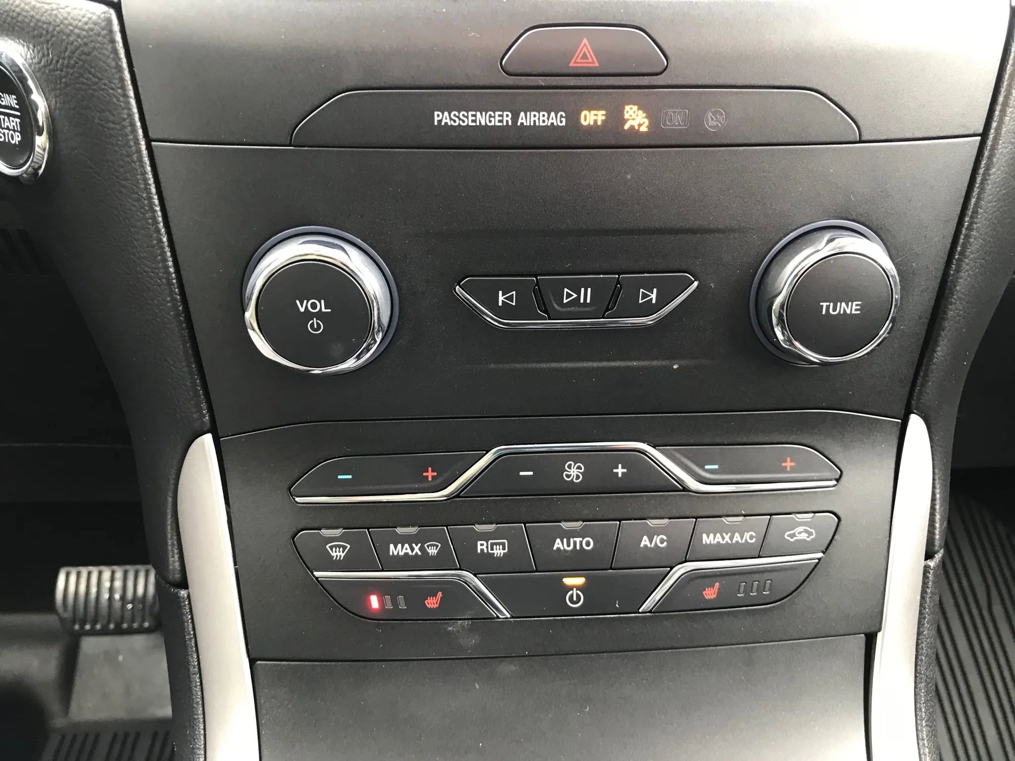 Used 2020 Ford Edge SEL w/ Convenience Package image 27