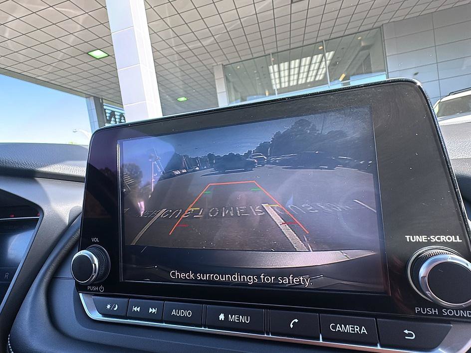 Certified 2025 Nissan Rogue SV AWD/4WD image 16