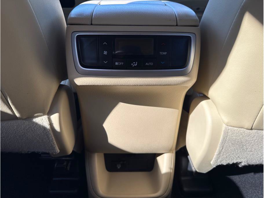 Used 2015 Toyota Highlander XLE AWD/4WD image 36