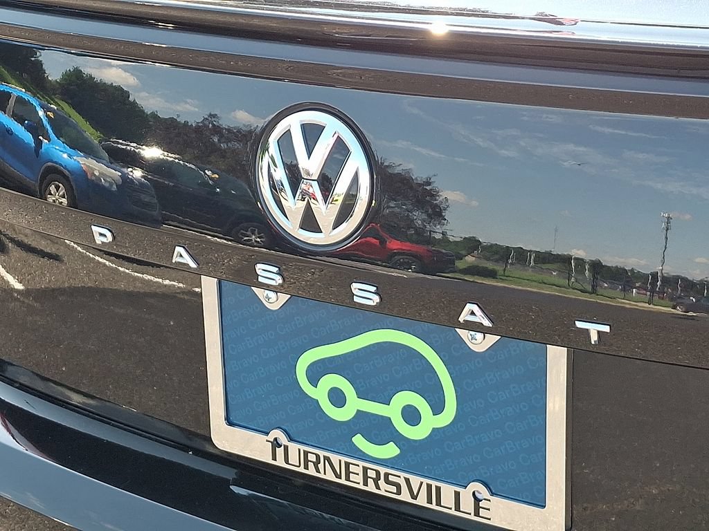 Used 2022 Volkswagen Passat 2.0T R-Line FWD image 31