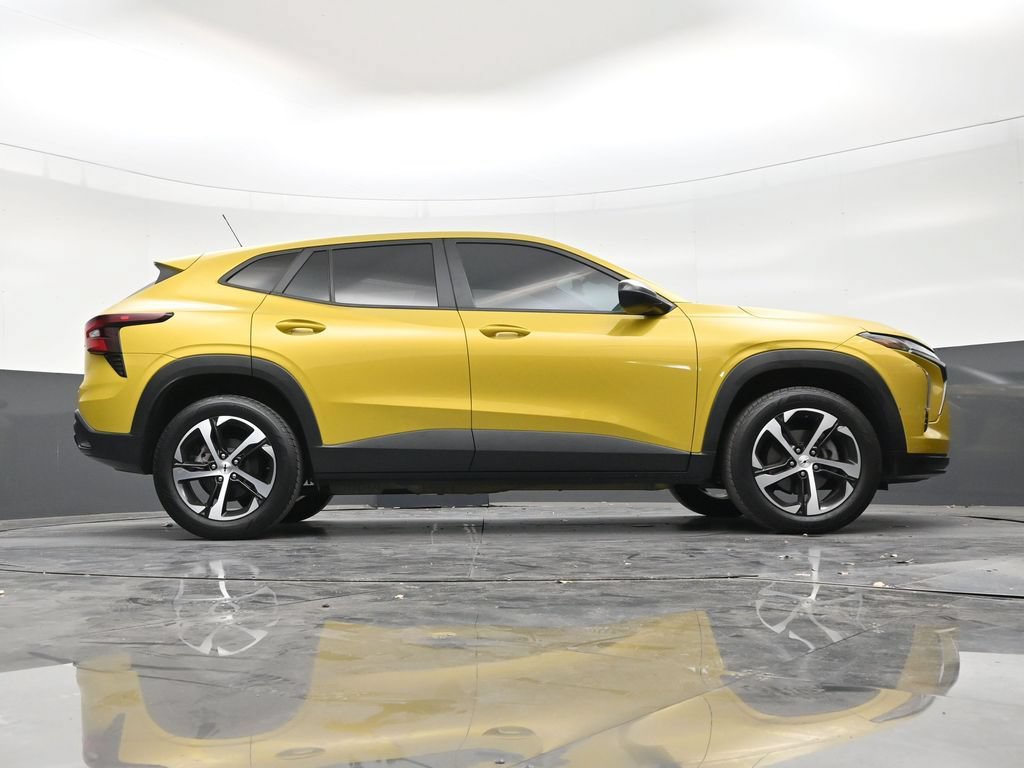 Used 2024 Chevrolet Trax RS FWD image 25