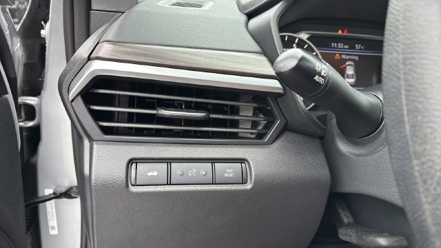 Used 2024 Nissan Altima 2.5 SV FWD image 21