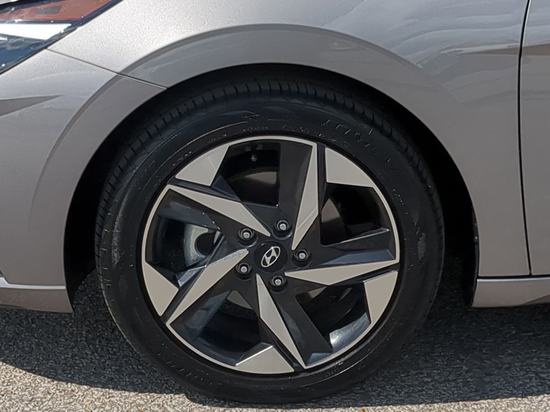 Used 2023 Hyundai Elantra SEL w/ Convenience Package image 11