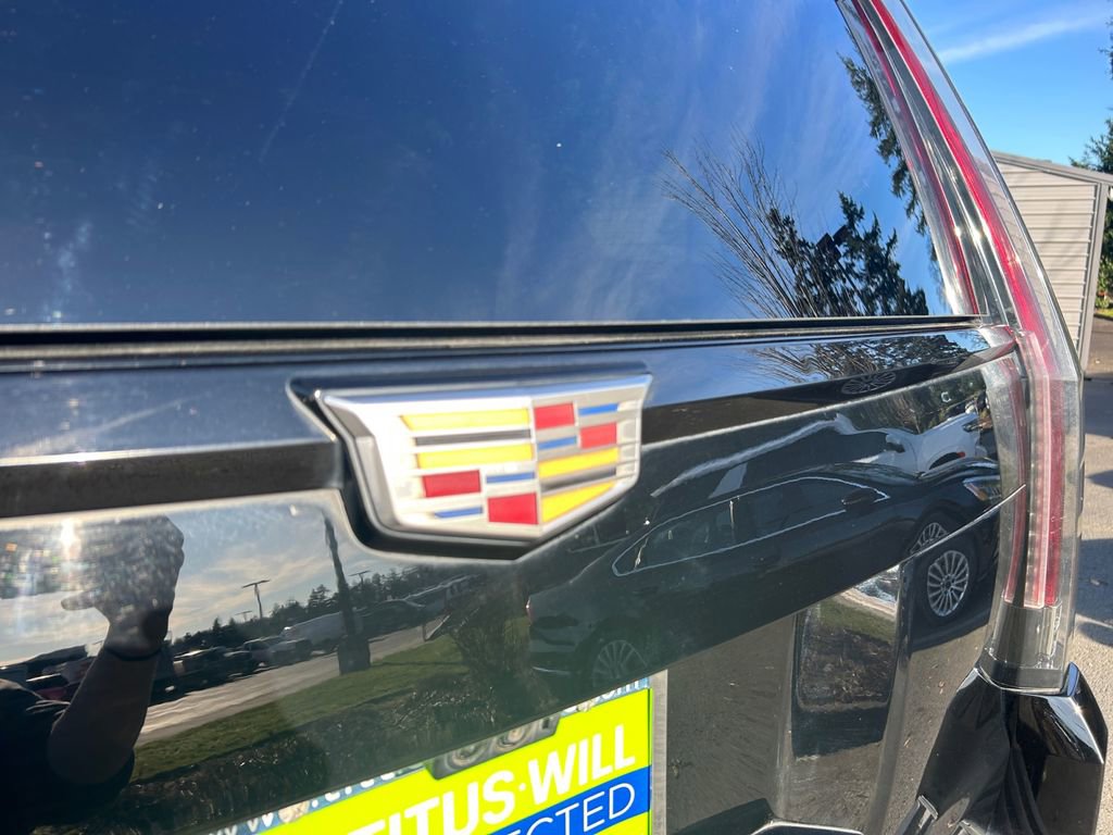 Used 2019 Cadillac Escalade ESV Platinum w/ Escalade Sport Edition image 32