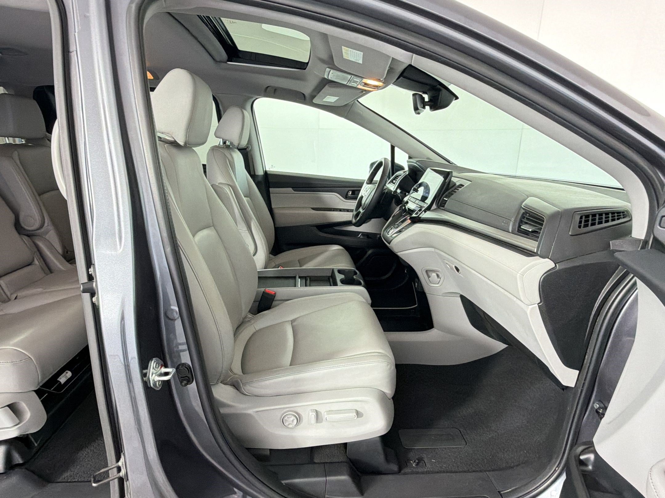 Used 2023 Honda Odyssey EX-L image 30