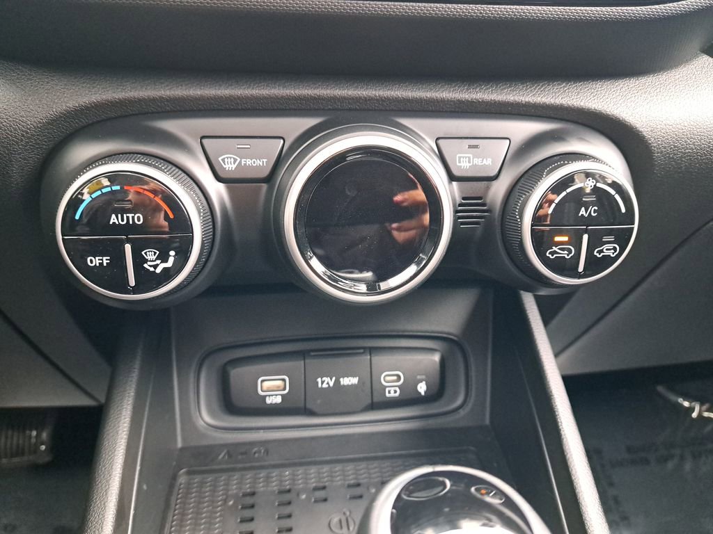 Used 2026 Hyundai Venue SEL FWD image 22