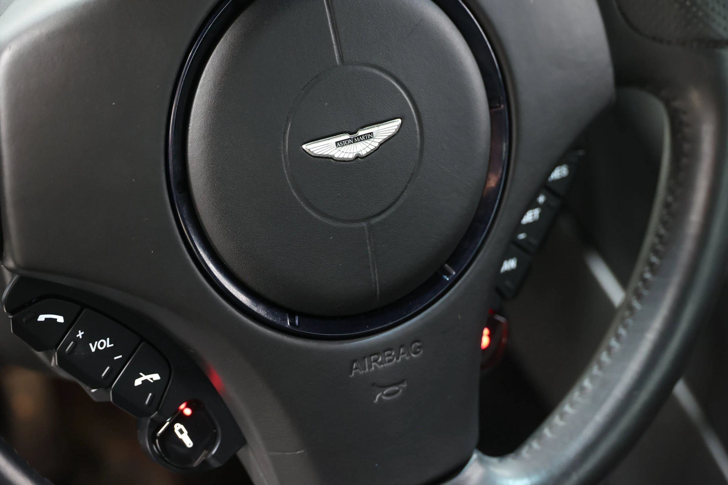 Used 2014 Aston Martin Vanquish Coupe RWD image 27