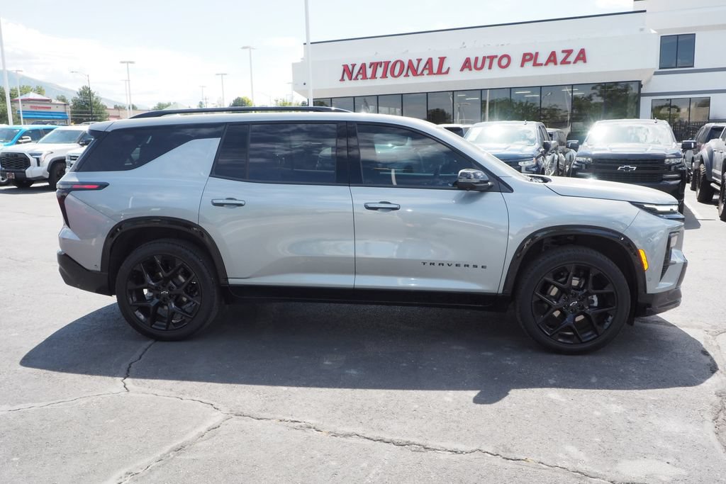 Used 2024 Chevrolet Traverse RS AWD/4WD image 4