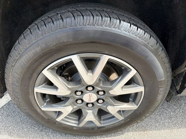 Used 2021 GMC Acadia SLE w/ Driver Convenience Package FWD image 17
