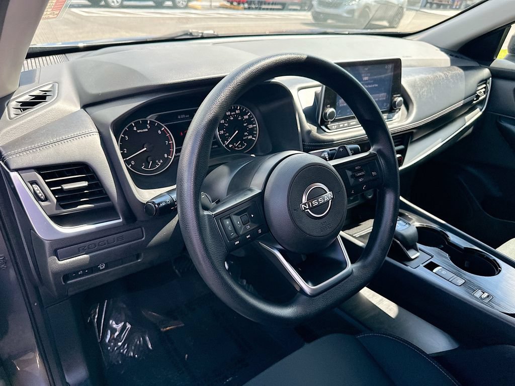 Used 2024 Nissan Rogue S FWD image 9