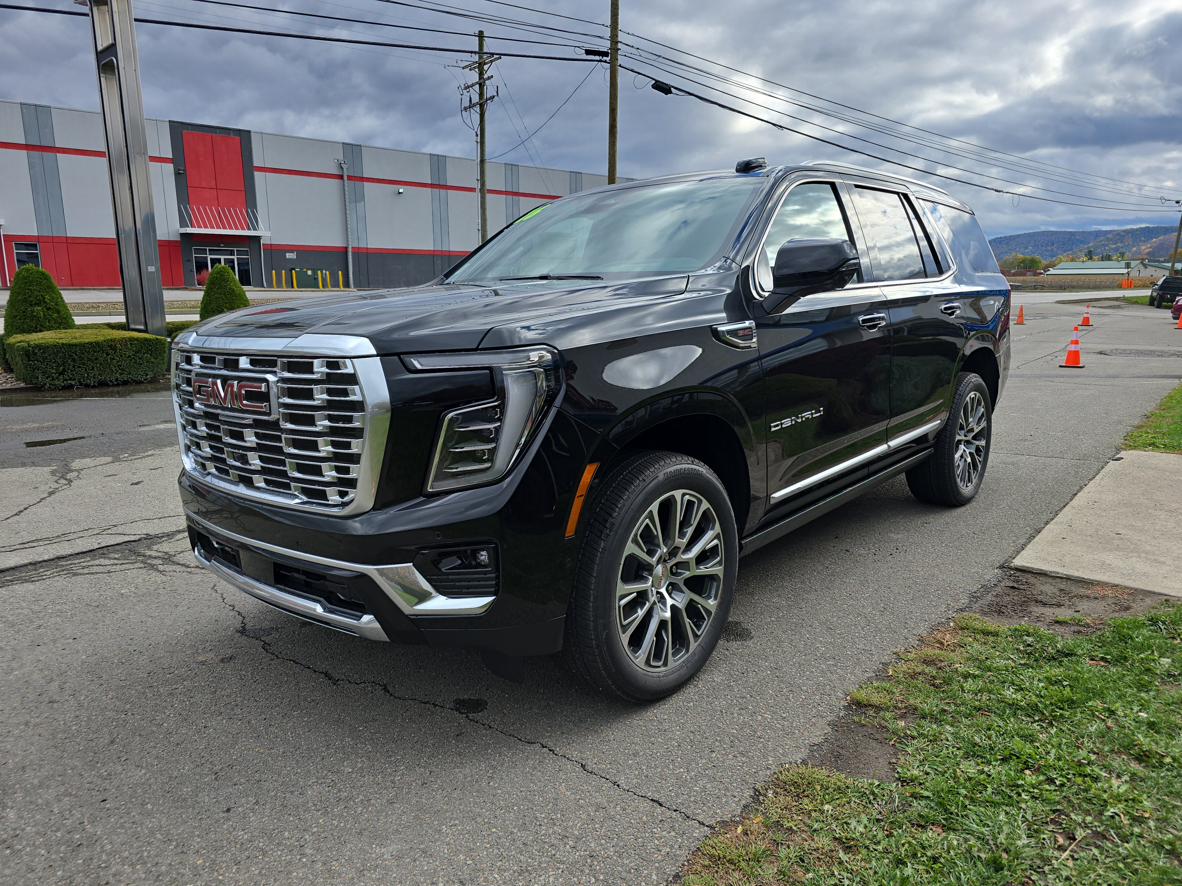 New 2026 GMC Yukon Denali w/ Denali Reserve Package image 8