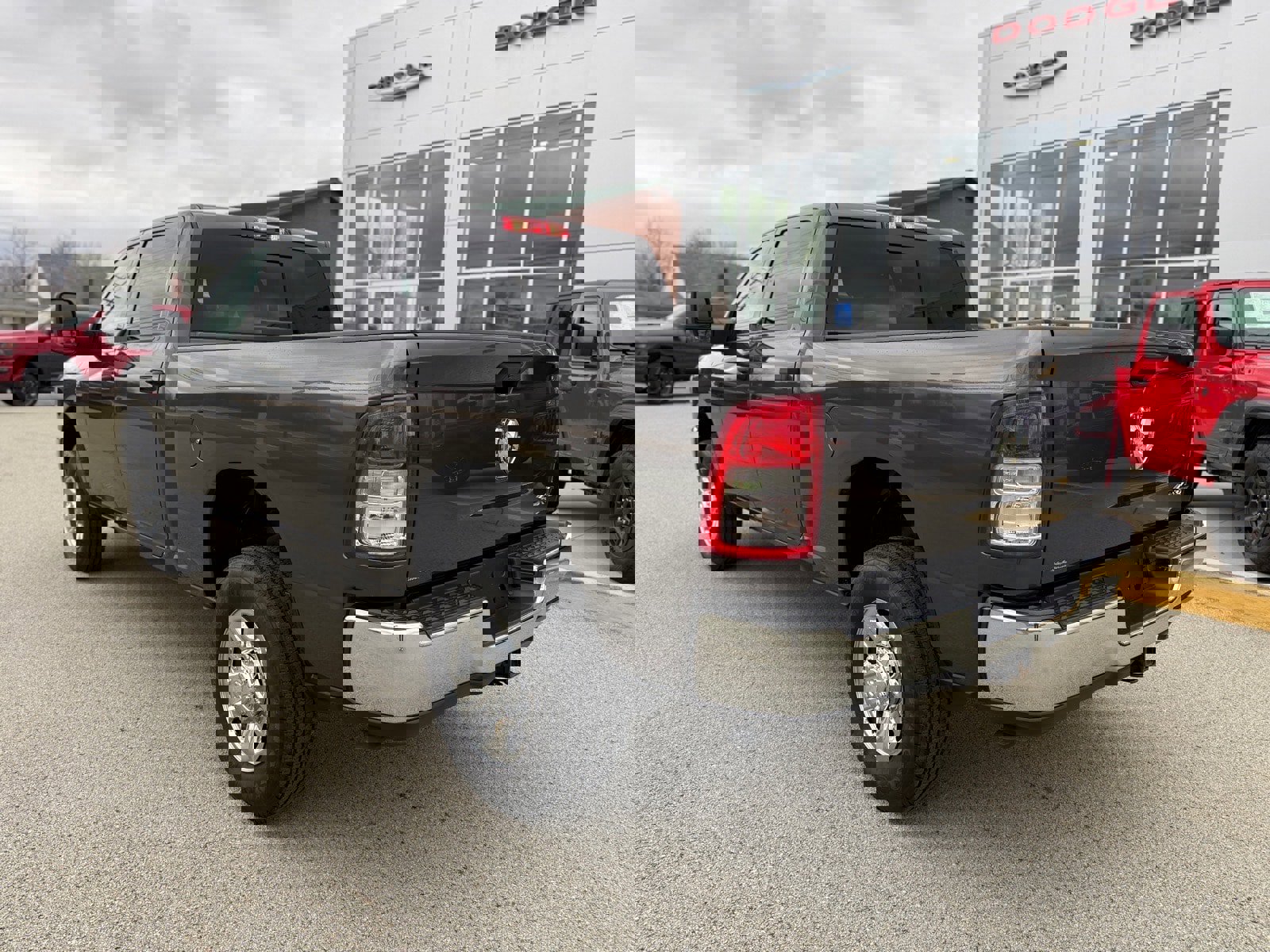 Used 2024 RAM 2500 Tradesman w/ Chrome Appearance Group image 6