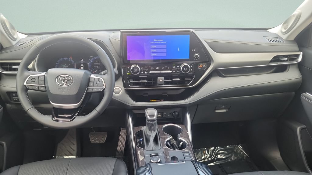 Certified 2026 Toyota Highlander Limited AWD/4WD image 11