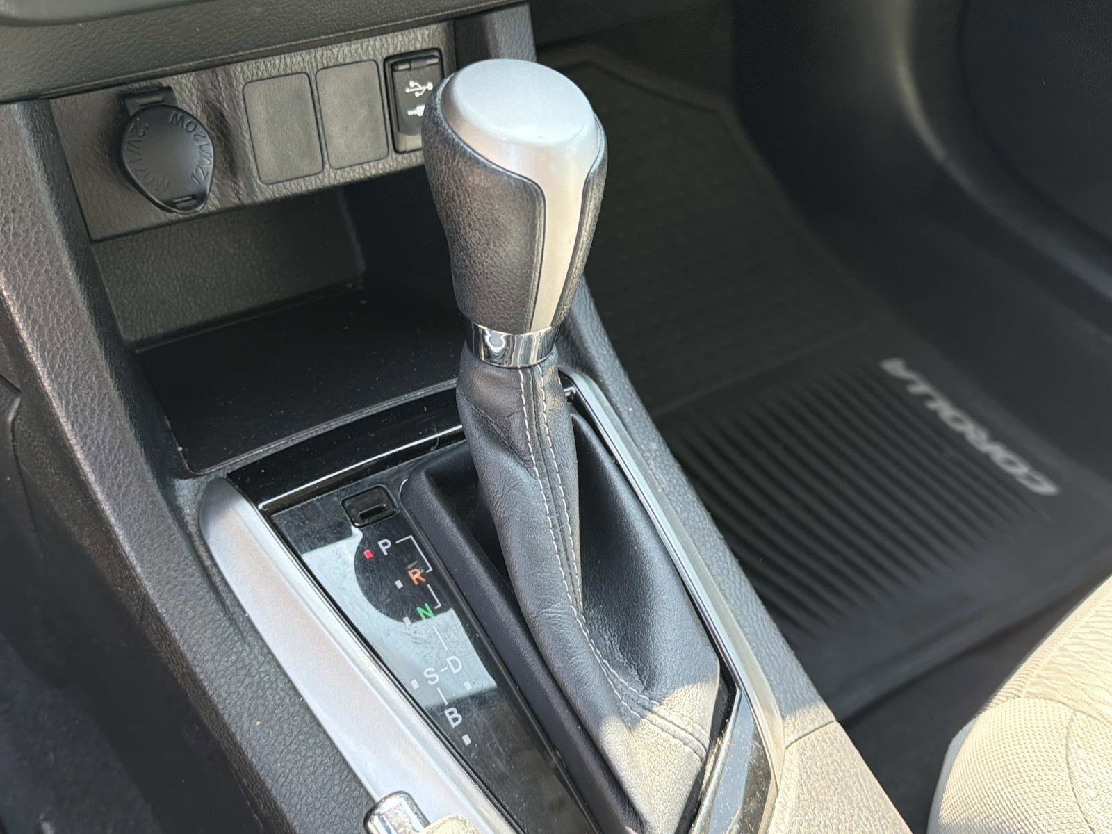 Used 2016 Toyota Corolla LE image 11