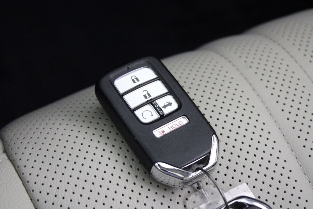 Used 2019 Honda Accord Touring image 29