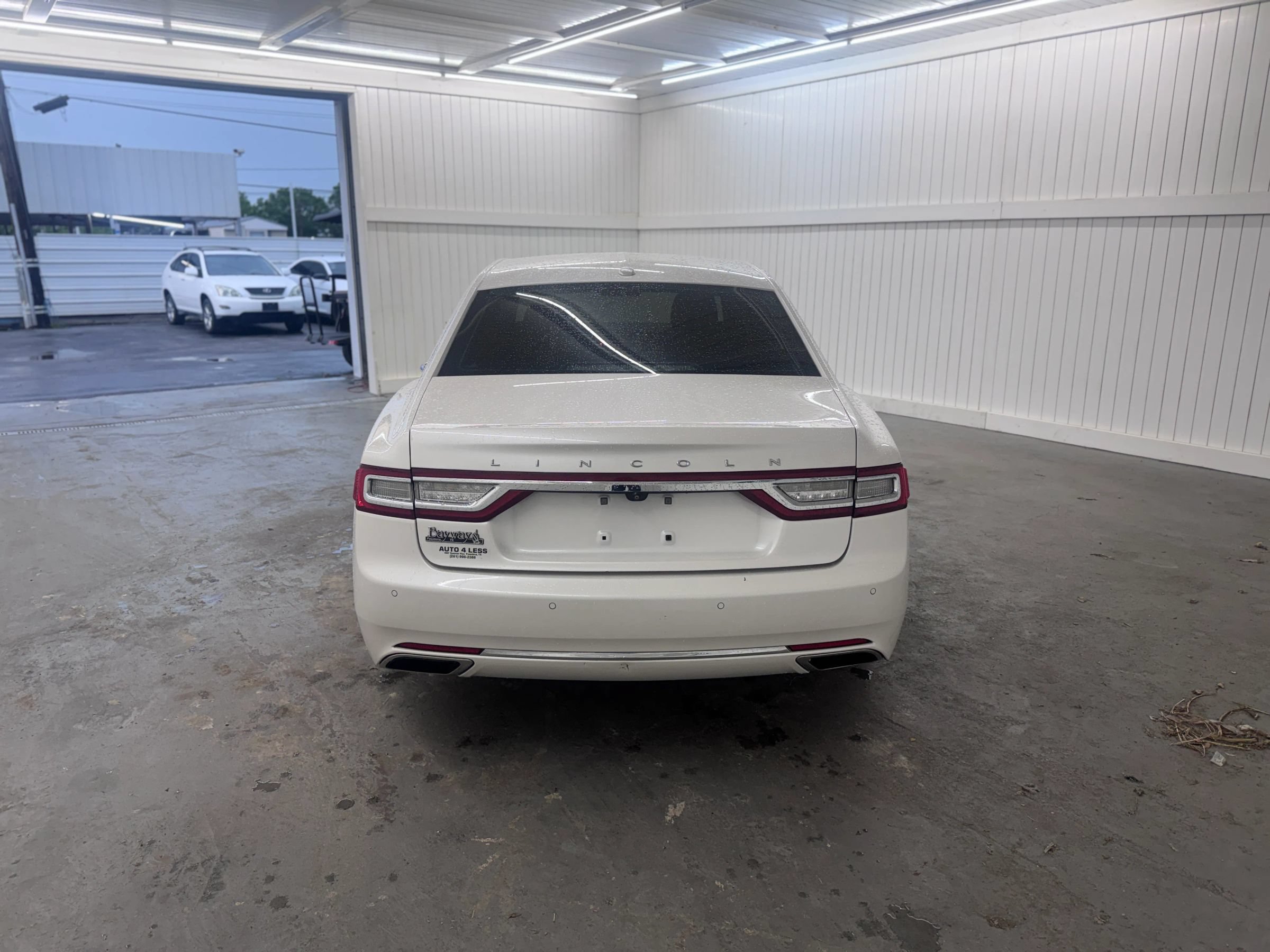 Used 2017 Lincoln Continental Premiere FWD image 6