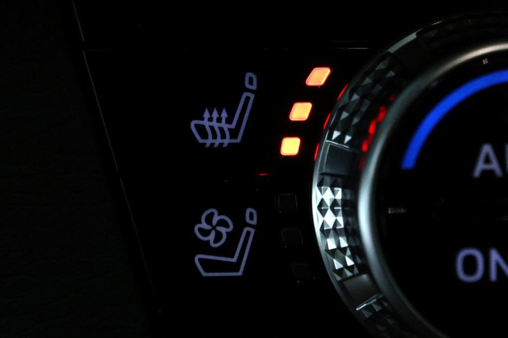 Used 2025 Mitsubishi Outlander SEL FWD image 29
