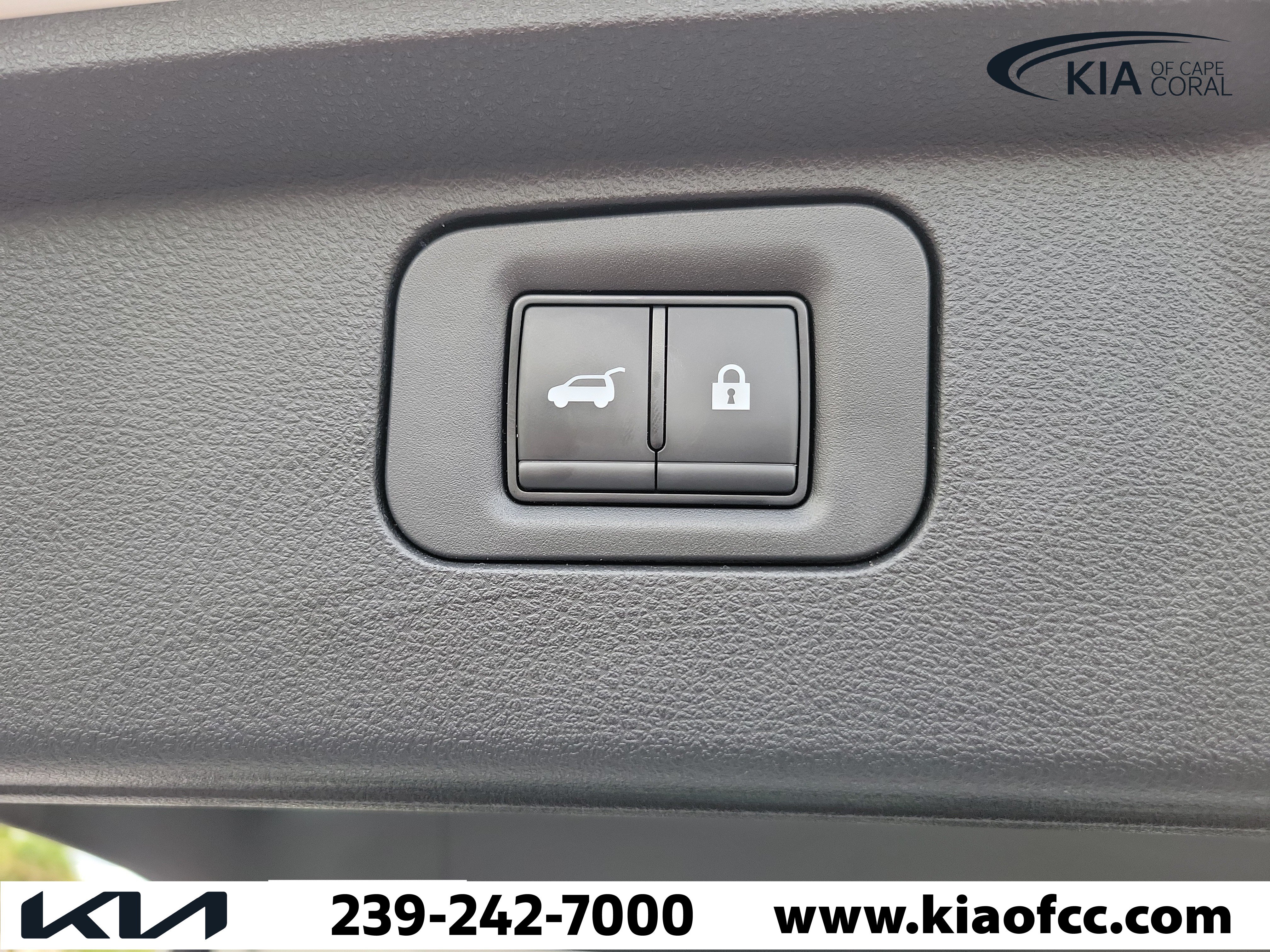 Used 2025 Nissan Armada SL AWD/4WD image 12