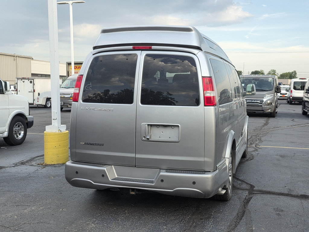 Used 2021 Chevrolet Express 2500 LS w/ Enhanced Convenience Package RWD image 8