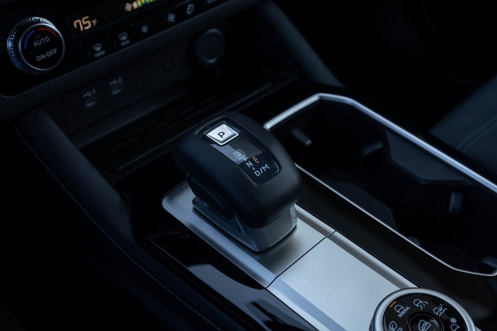 Used 2025 Mitsubishi Outlander SE image 28