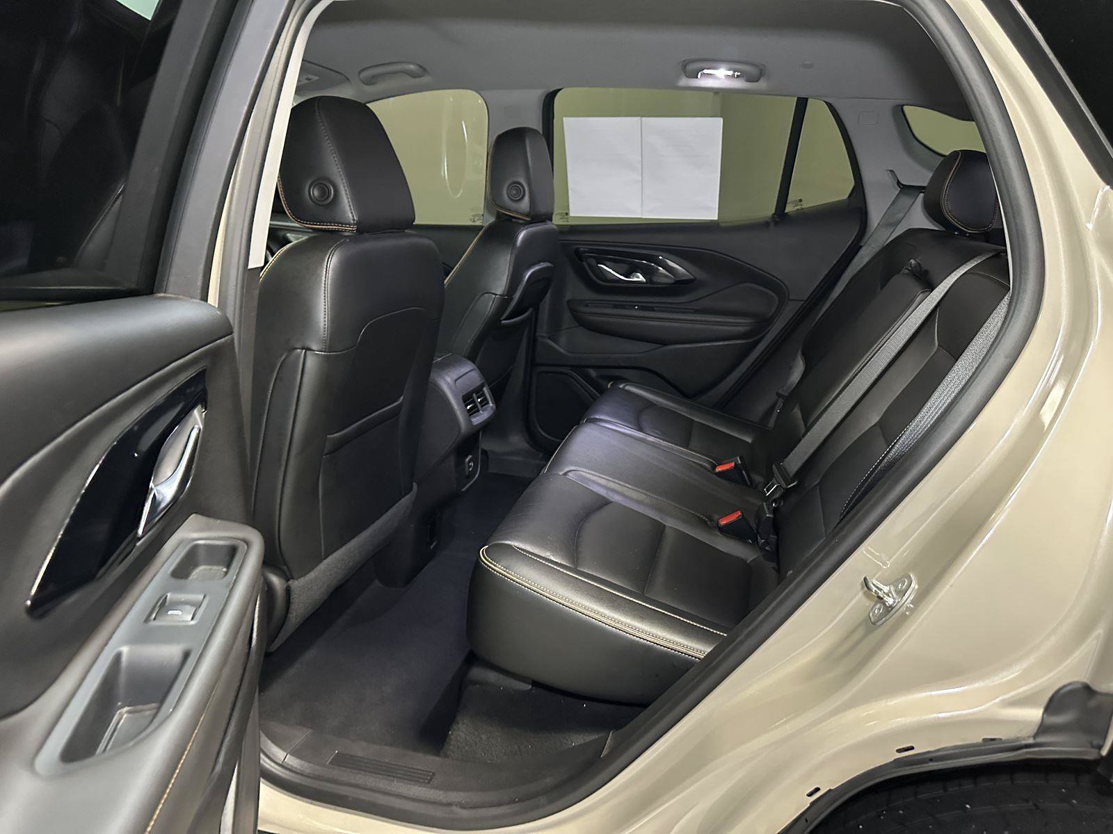 Used 2023 GMC Terrain AT4 AWD/4WD image 32