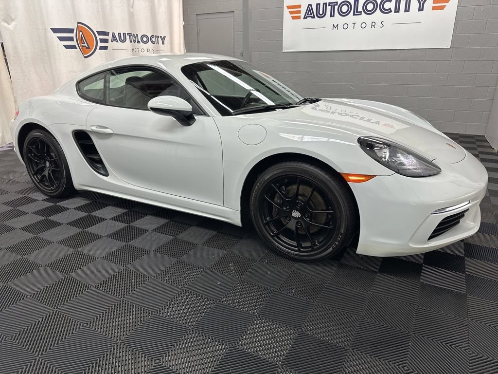 Used 2019 Porsche 718 Cayman RWD image 2
