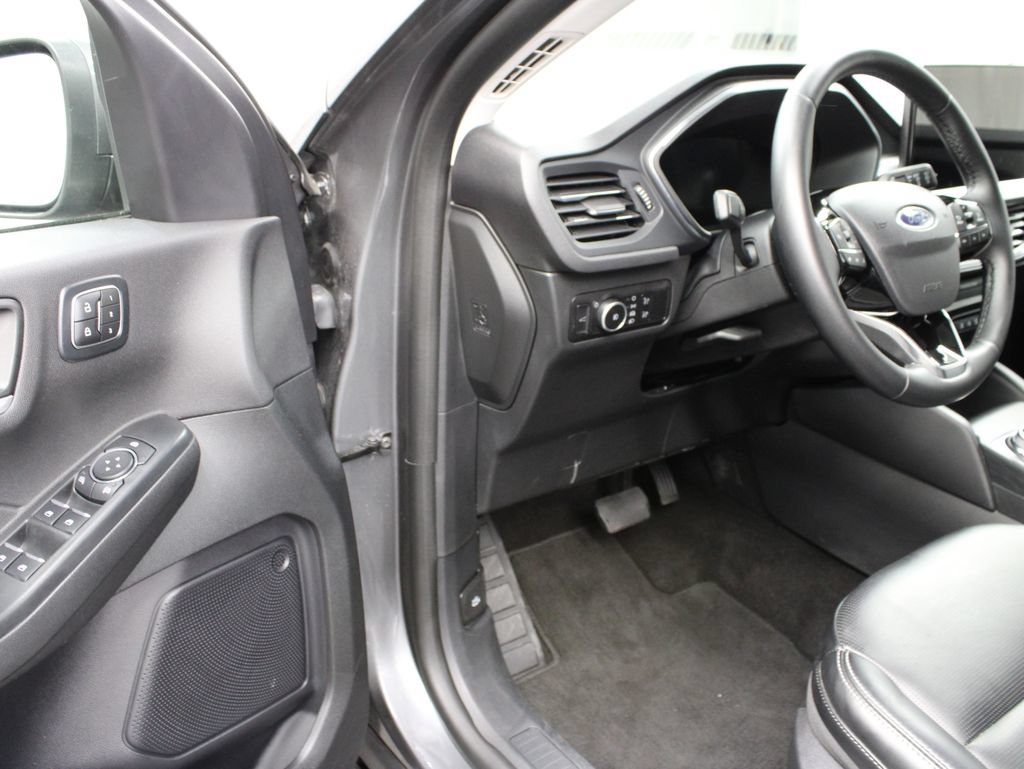 Used 2025 Ford Escape Platinum AWD/4WD image 46