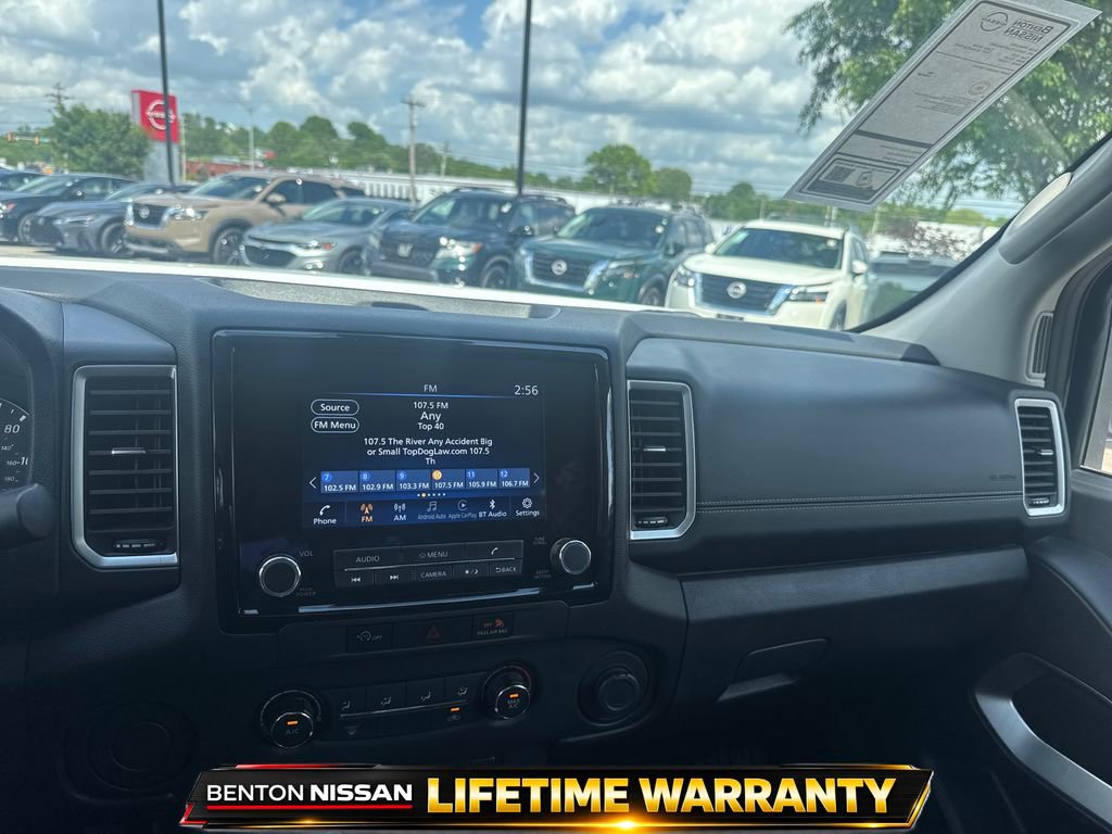Used 2023 Nissan Frontier SV image 15