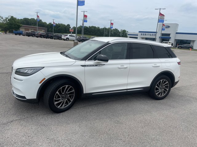 Used 2022 Lincoln Corsair AWD w/ Equipment Group 101A image 4