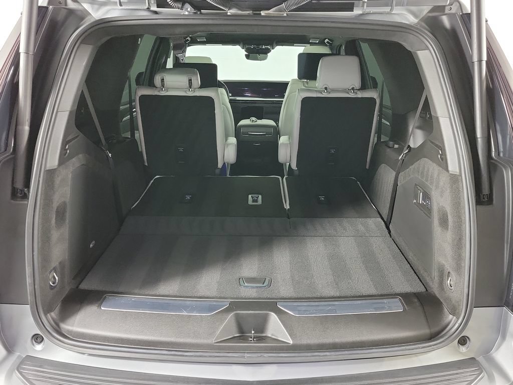 Used 2025 Cadillac Escalade V AWD/4WD image 7