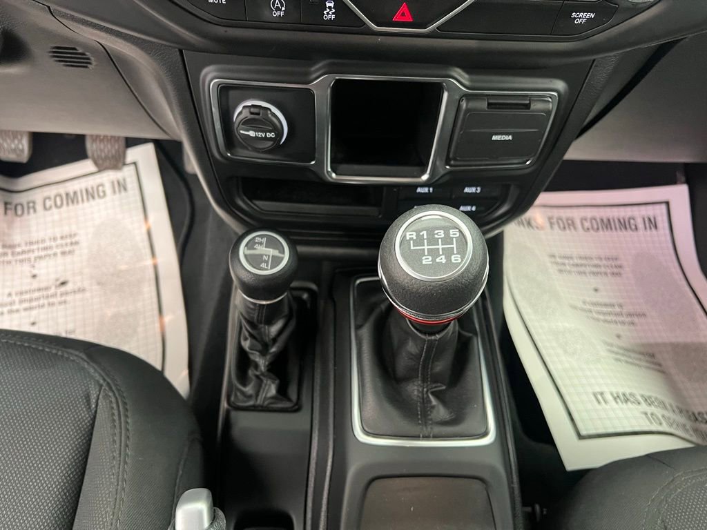 Used 2022 Jeep Wrangler Willys image 11