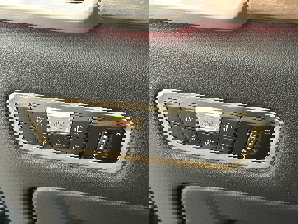 Used 2022 BMW X5 xDrive40i w/ Premium Package image 11