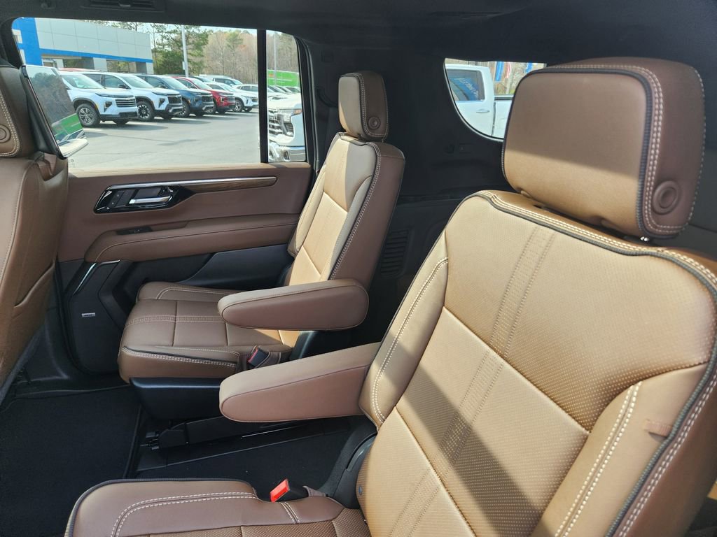 New 2026 Chevrolet Suburban High Country image 13