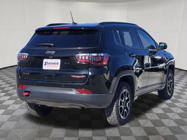 Used 2024 Jeep Compass Trailhawk image 8