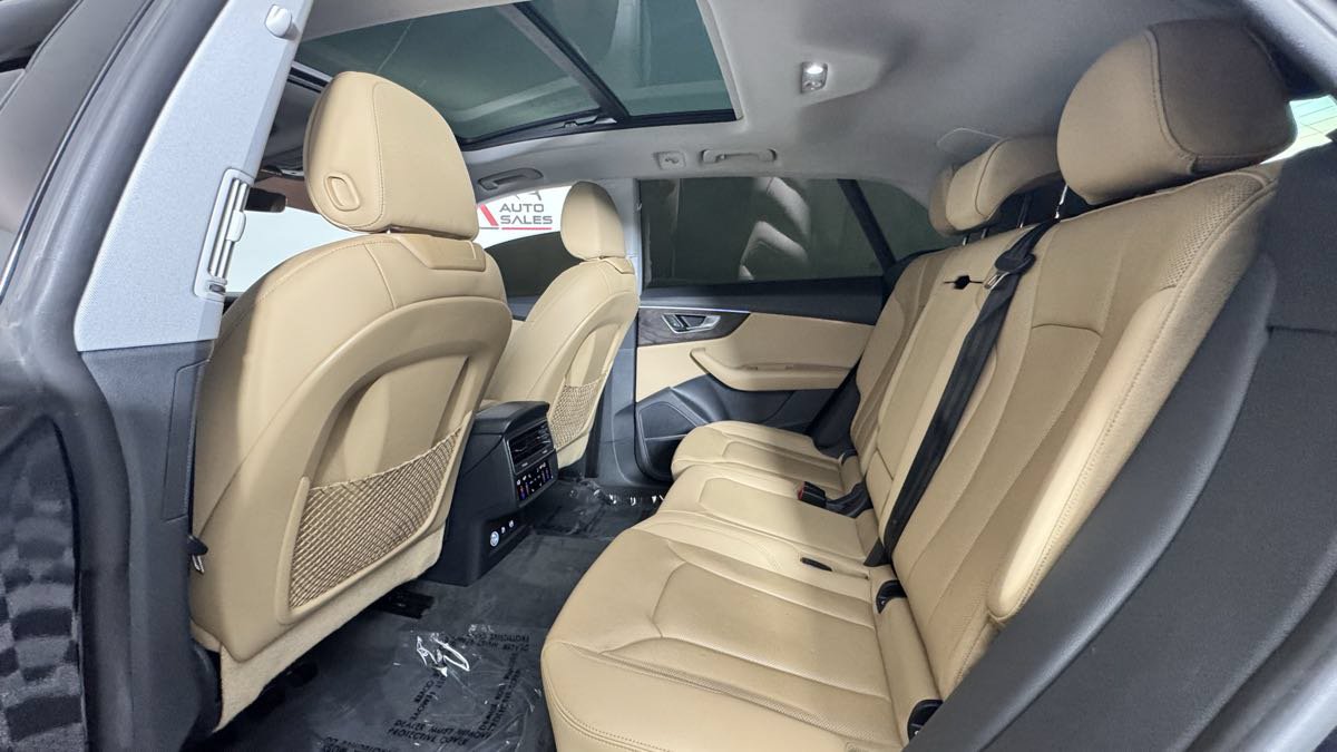 Used 2020 Audi Q8 Premium Plus w/ Premium Plus Package AWD/4WD image 31