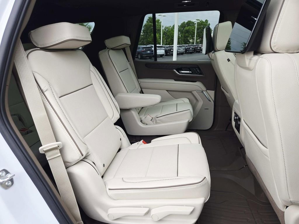 New 2026 GMC Yukon Denali w/ Denali Reserve Package AWD/4WD image 18