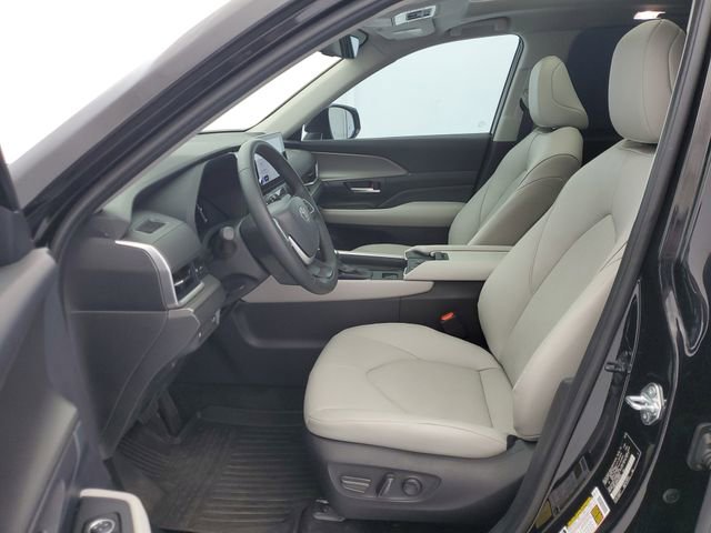 Used 2025 Toyota Grand Highlander AWD image 20