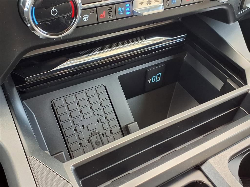 New 2026 Ford F250 Lariat w/ Black Appearance Package image 10