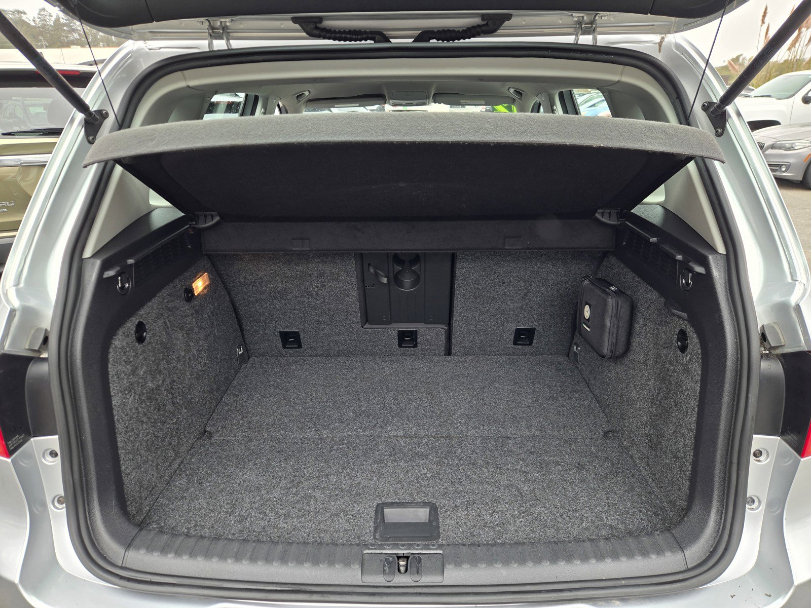 Used 2012 Volkswagen Tiguan LE FWD image 27