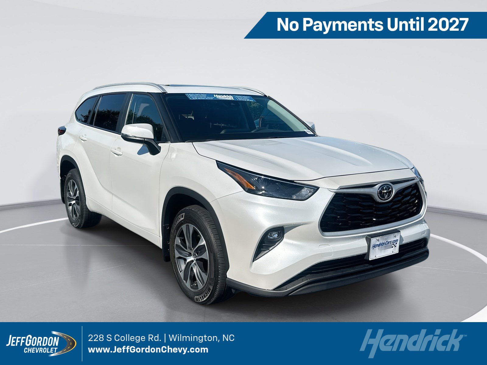 Used 2026 Toyota Highlander XLE AWD/4WD image 1