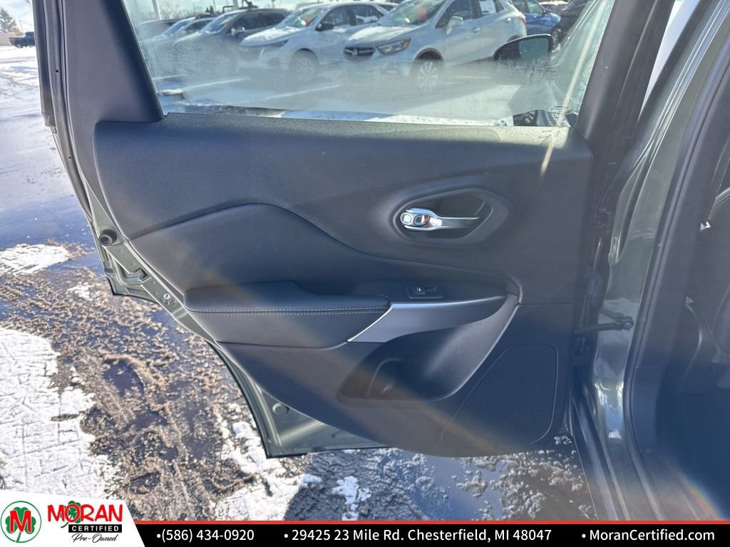 Used 2021 Jeep Cherokee Latitude Lux w/ Comfort/Convenience Group image 23