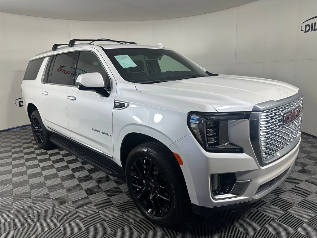 Used 2024 GMC Yukon XL Denali AWD/4WD image 11