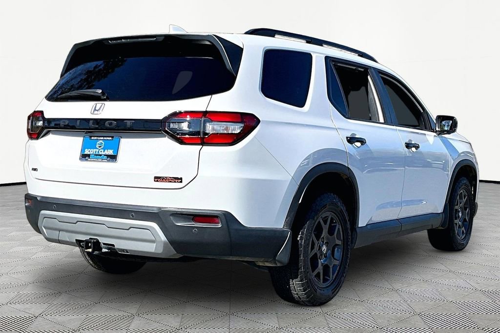 Certified 2025 Honda Pilot TrailSport image 5