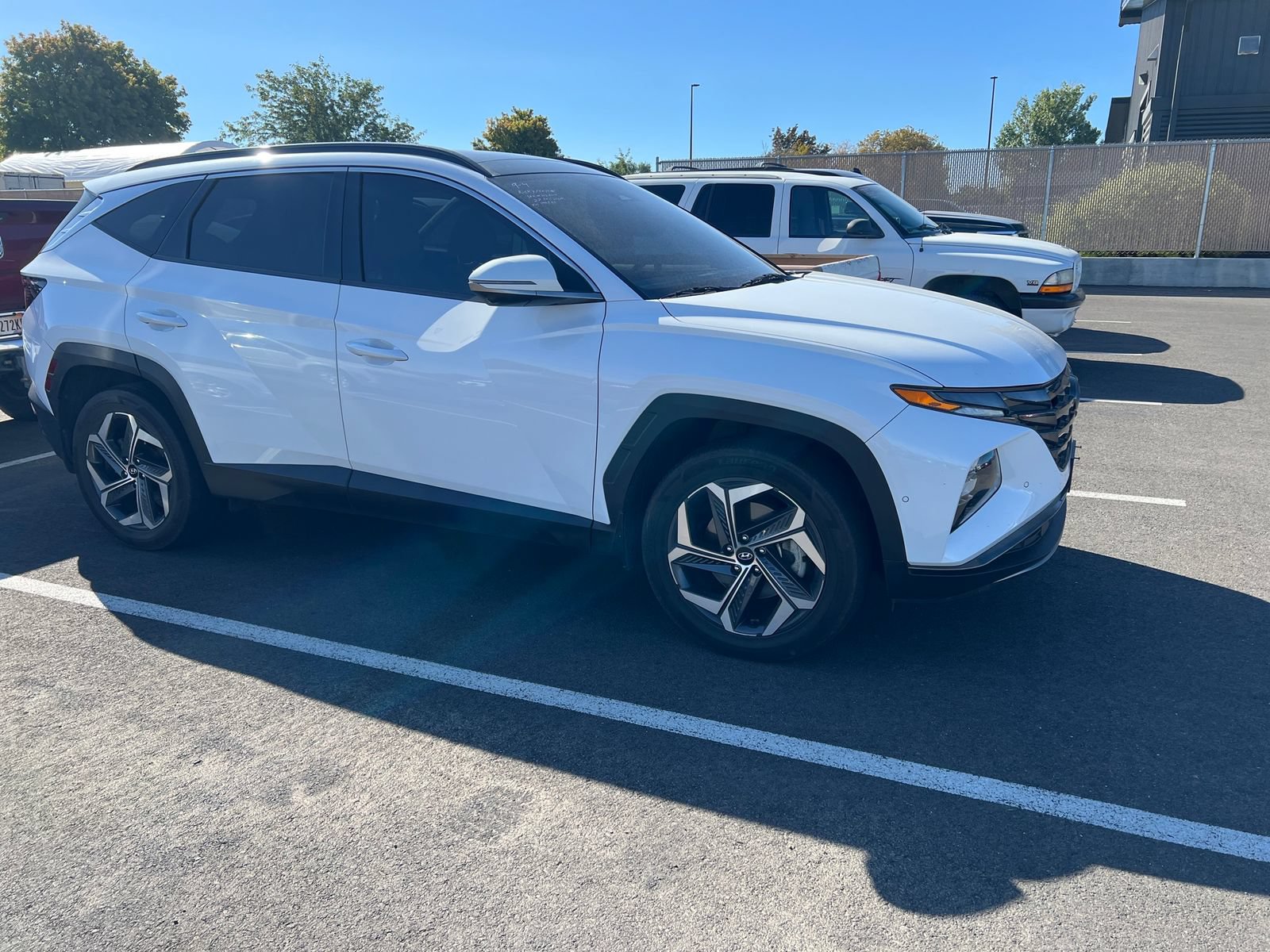Used 2022 Hyundai Tucson Limited w/ Cargo Package AWD/4WD image 2