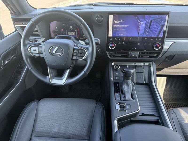 Used 2024 Lexus GX 550 w/ Accessory Package (Z1) AWD/4WD image 26