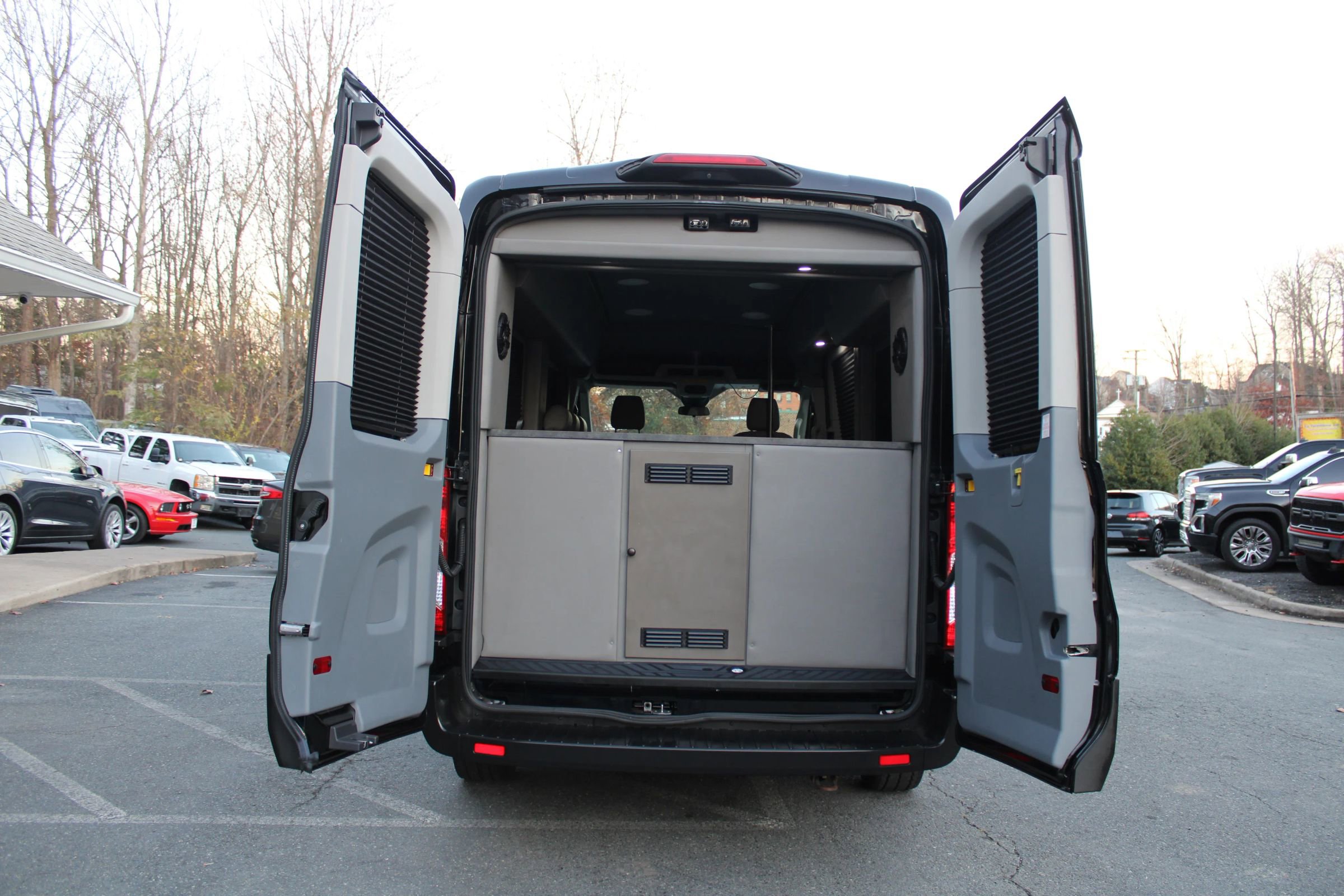 Used 2019 Ford Transit 350 XLT image 32