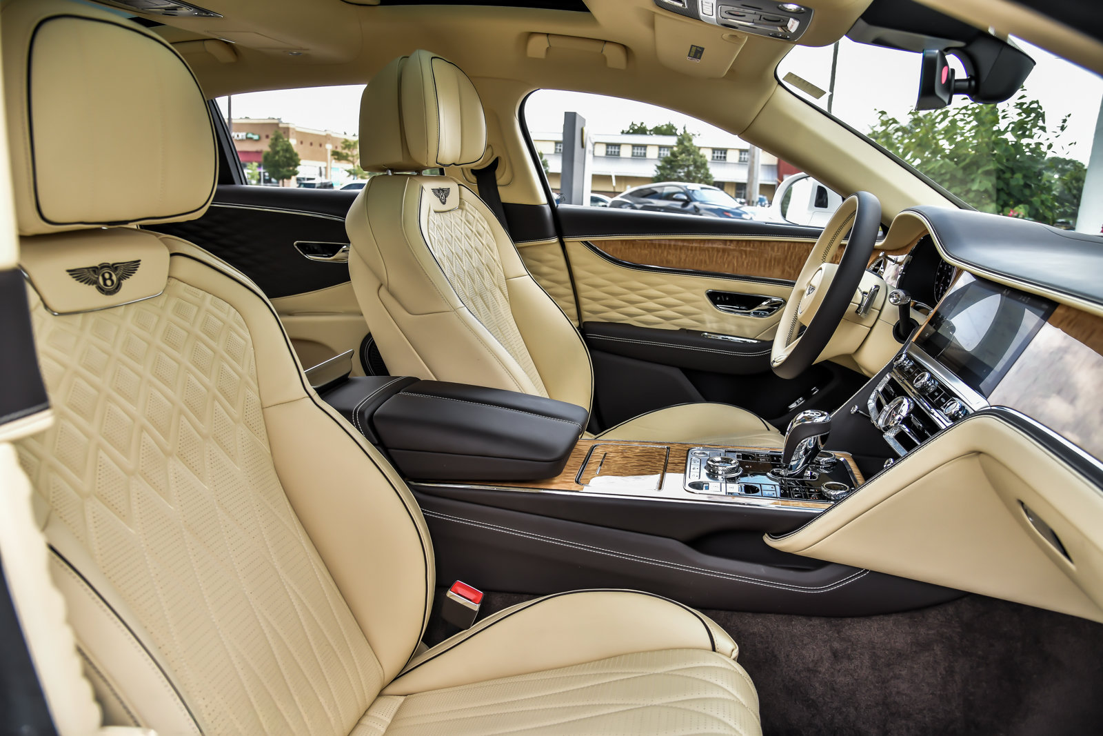 Certified 2021 Bentley Flying Spur V8 AWD/4WD image 33